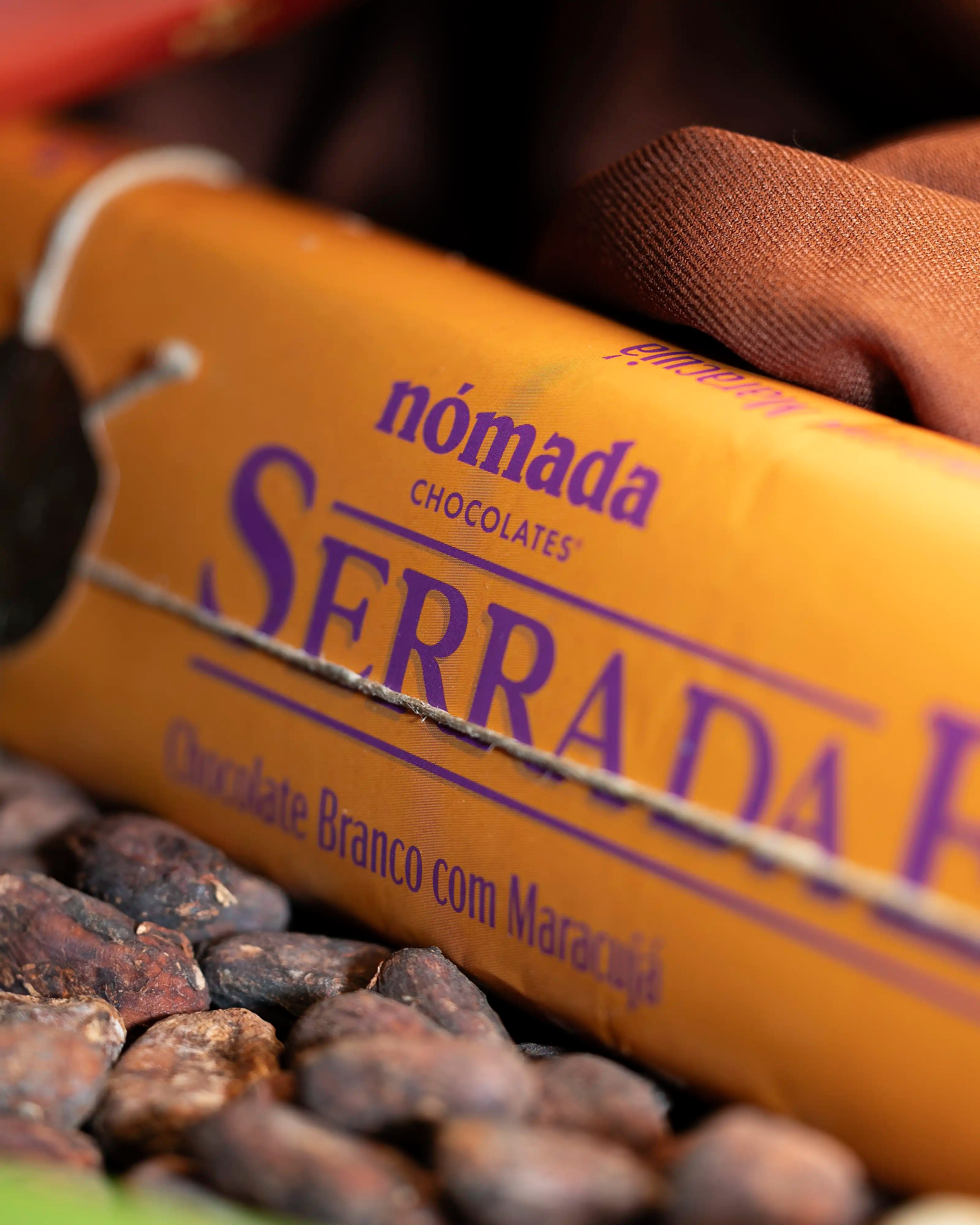 Nómada White Chocolate Bar with Passion Fruit 300g