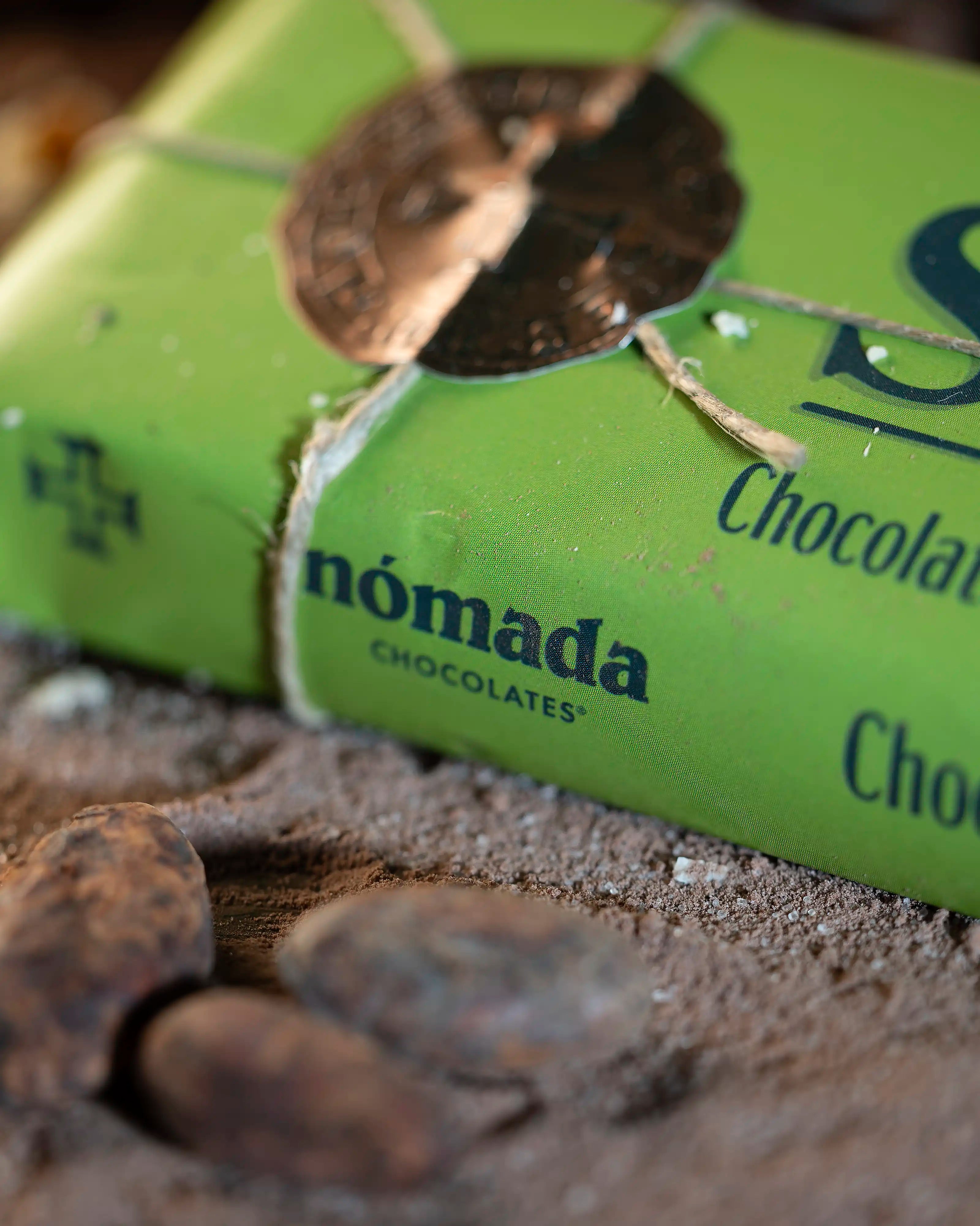 White Chocolate Tablet with Matcha and Nómada Mint 300g