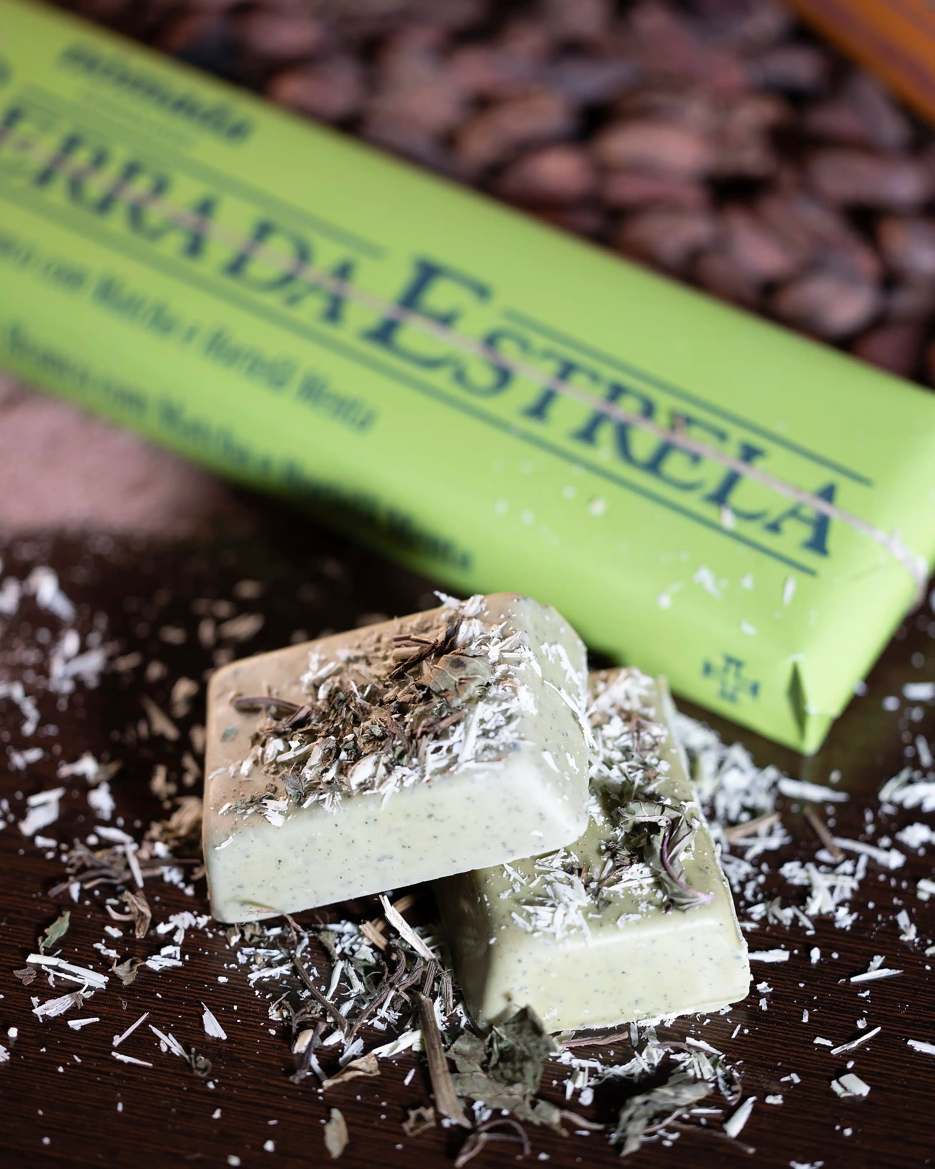 White Chocolate Tablet with Matcha and Nómada Mint 300g