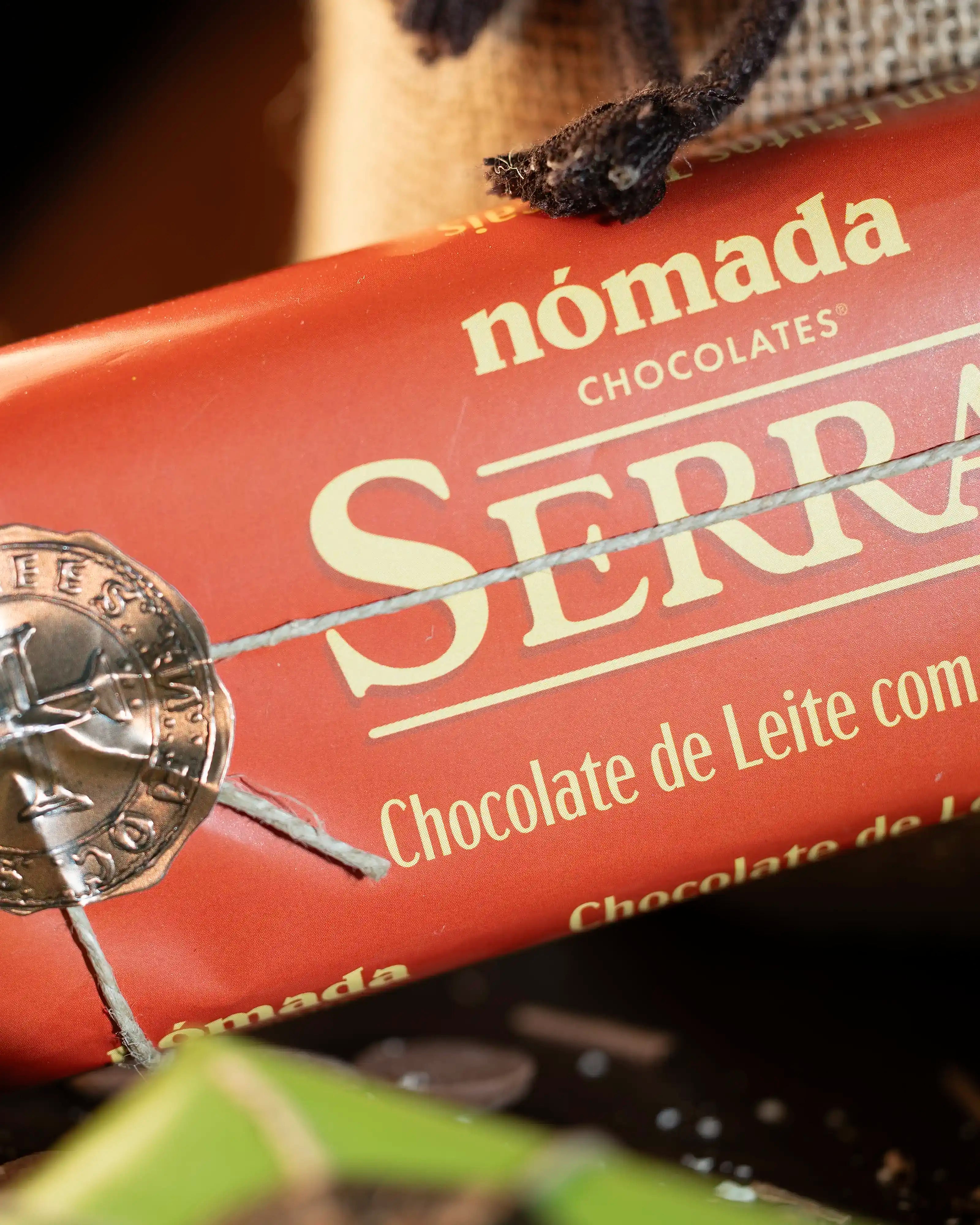 Milk Chocolate Tablet with Tropical Fruits 300g Nómada