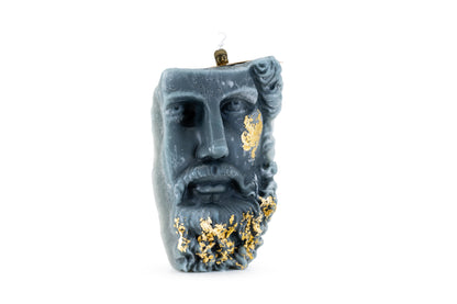 ⁠Vela Aromática Zeus c/ Folha de Ouro